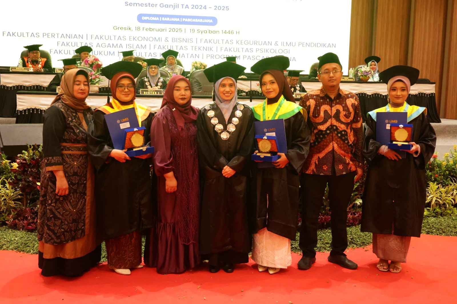 wisuda4.jpg (127 KB)