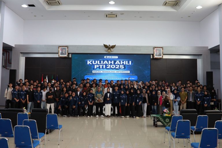 Guncang Kampus! Pekan TI UMG 2025 Hadirkan Pakar AI Bongkar Rahasia Personal Branding Era Digital