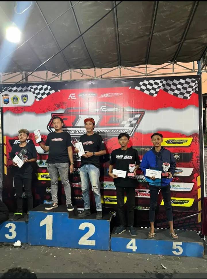 “Ngebut Berprestasi!” Mahasiswa Teknik Mesin UMG Sabet Juara Umum Drag Bike Gresik 2025!