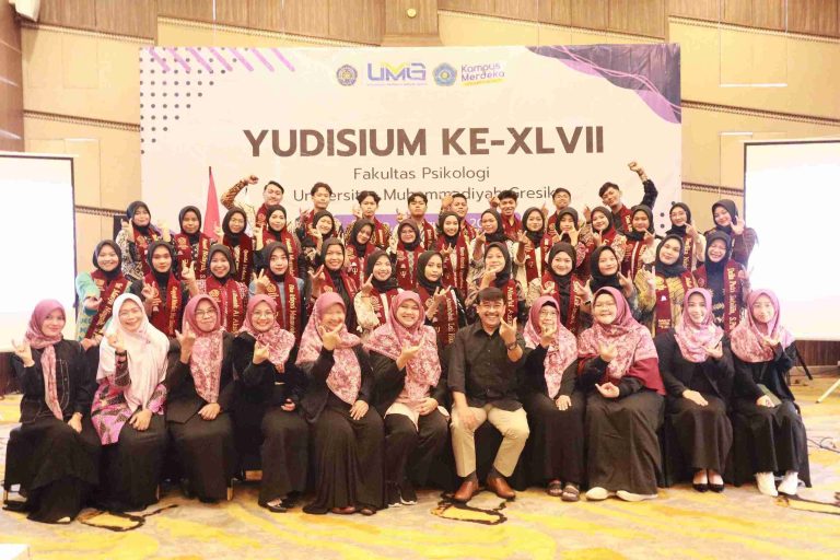 Tangis Haru & Tepuk Tangan Meriah! Yudisium Psikologi UM Gresik ke-47 Cetak Generasi Emas