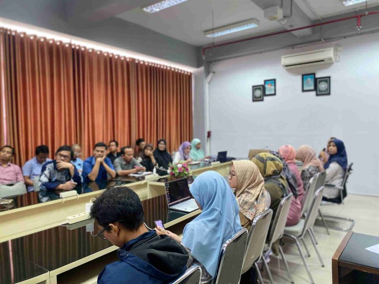 UM Gresik Genjot IKU-IKS! Program Penguatan Akademik Eksakta & Kesehatan Banjir Insight