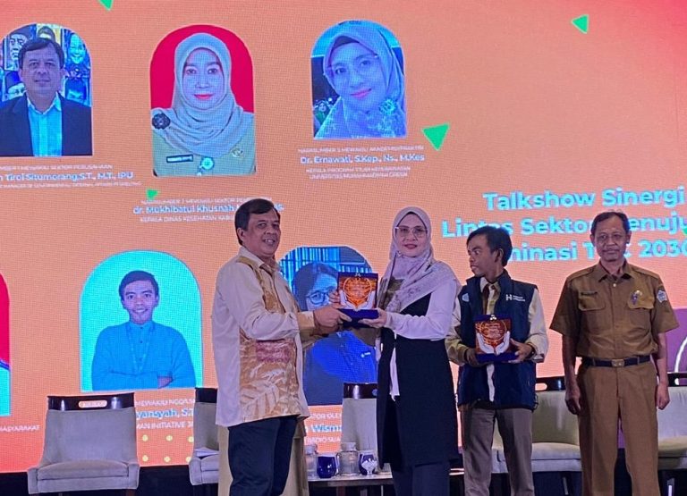 UM Gresik Berperan Aktif Wujudkan Indonesia Bebas TBC 2030! Dr. Ernawati Raih Dua Penghargaan di Talkshow PT Smelting Gresik