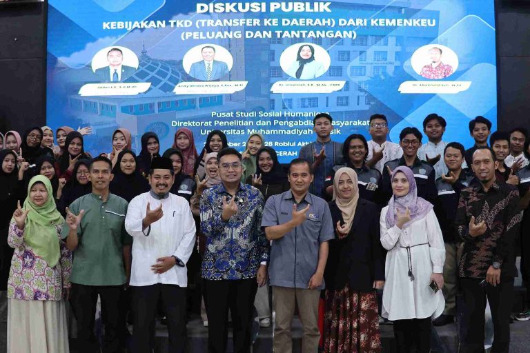 UM Gresik Kupas Tuntas Isu Panas TKD! DPR RI, Akademisi, dan BPPKD Gresik Bedah Peluang & Tantangan Transfer ke Daerah di Era Desentralisasi!