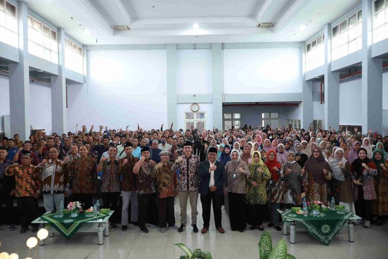 Tak Sekadar Pertemuan, Tapi Sejarah! Ribuan Wali Mahasiswa Baru UM Gresik Bersatu Dukung Visi Generasi Unggul