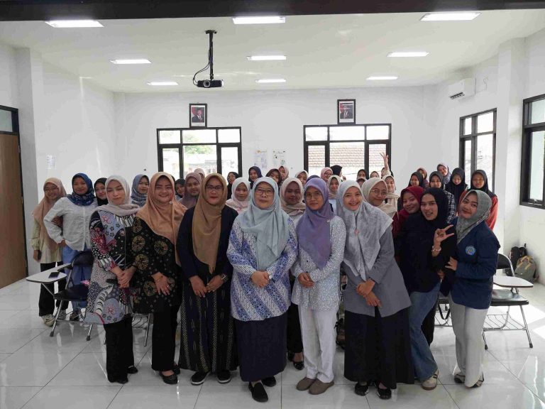 Bidan Zaman Now! Prof. Dr. Mufdillah Ajak Mahasiswa UM Gresik Terapkan Inovasi Teknologi untuk Kelancaran ASI dan Generasi Bebas Stunting!