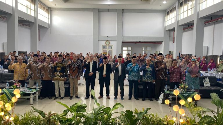 Meneguhkan Ruh Islam Berkemajuan! UM Gresik Jadi Tuan Rumah Sosialisasi Kurikulum AIK & Konsolidasi PTKIM Zona Tengah 2025