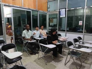 Internasional Banget! Mahasiswa Luar Negeri Antre Masuk Kelas Bahasa Indonesia di UM Gresik — Kelas Idaman Kampus Global!