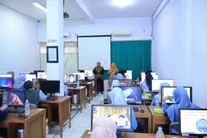 Level-Up Skills! Tenaga Kependidikan UM Gresik Dibekali Soft Skill Administrasi ala Profesional—Hasilnya Bikin Kaget!
