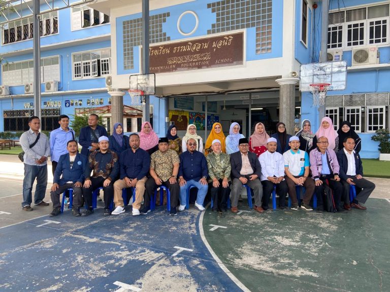 Langkah Nyata UM Gresik di Kancah Global, MoU Internasional Berlanjut Aksi Pengabdian di Thailand