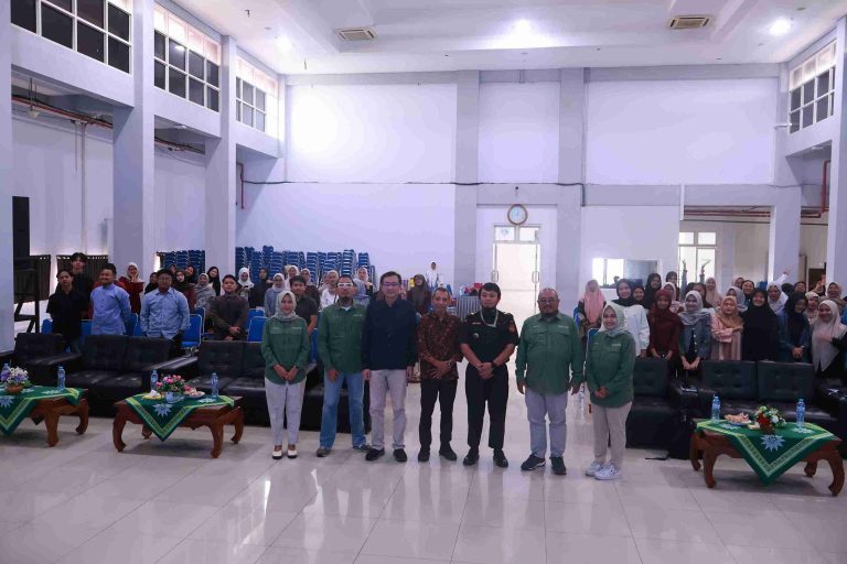 Bongkar Rahasia Ekspor-Impor! UM Gresik Hadirkan Bea Cukai Tanjung Perak dalam Pelatihan Kepabeanan