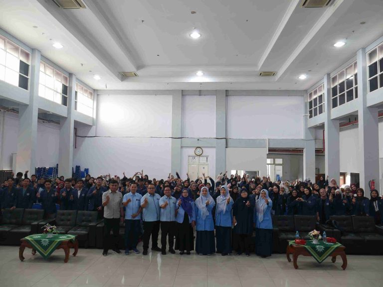 Sebelum Masuk Kelas, Mereka Digembleng! FKIP UM Gresik Bekali Ratusan Calon Guru
