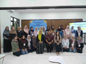 Baby Massage Bukan Mitos! Kuliah Pakar UM Gresik Ungkap Manfaat Nyata bagi Kesehatan Bayi