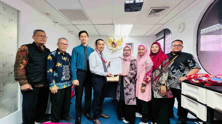 Aksi Nyata FKIP UM Gresik di Malaysia: Pendidikan, Pengabdian, dan Kolaborasi Global