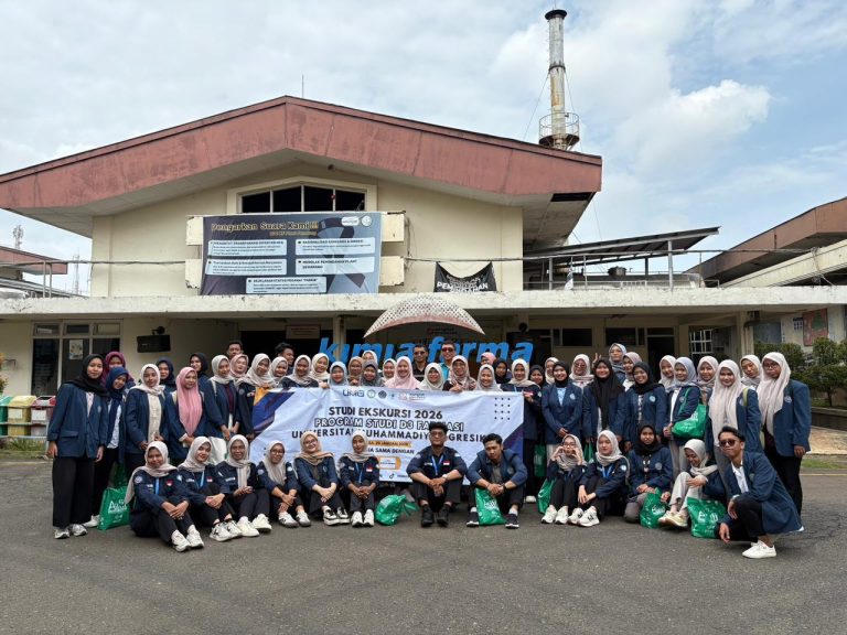 Belajar Langsung di Jantung Industri! Mahasiswa D3 Farmasi Ekskursi ke Kimia Farma & RSUP Dr. Sardjito