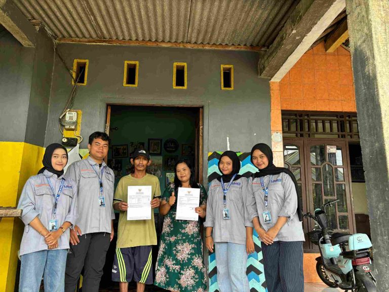 Pembuatan NIB dan Penguatan Branding Produk di Desa Randegan, Mahasiswa KKN UM Gresik Dorong Optimalisasi UMKM