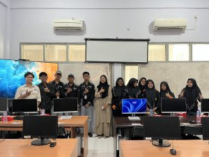 66,7 Persen Kecelakaan Melibatkan Pelajar, Teknik Sipil UM Gresik Bergerak Edukasi Safety Riding bagi Generasi Muda