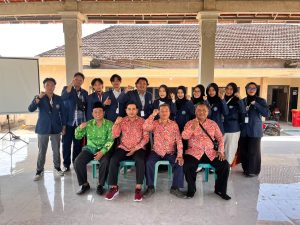 Disambut Hangat Warga, Mahasiswa KKN Berdampak UM Gresik Kelompok 20 Siap Wujudkan Perubahan Nyata di Desa Bangeran