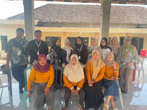Pemeriksaan Golongan Darah Gratis di Desa Bangeran, Mahasiswa TLM UM Gresik Beri Pelayanan Kesehatan untuk Warga