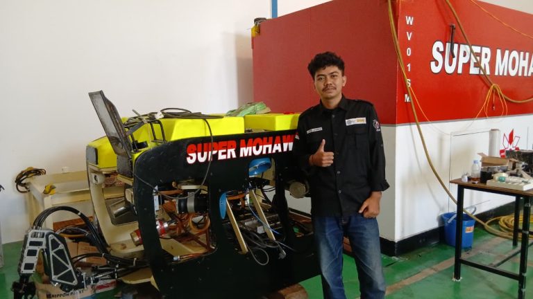 268 Proposal Disaring, Robot Bawah Air Mahasiswa UM Gresik Tembus 24 Besar Nasional!