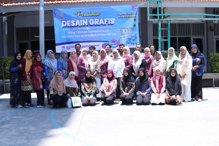 Tak Sekadar Bisa Desain, Tenaga Kependidikan UM Gresik Dibekali Skill Kreatif untuk Tingkatkan Kualitas Layanan Kampus!