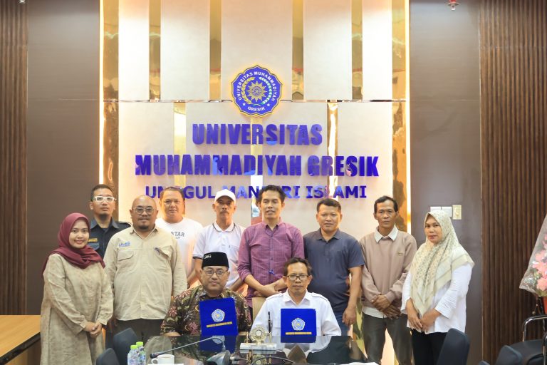 Perkuat Kolaborasi dengan Pemerintah Desa, UM Gresik Teken MoU untuk Dukung Seleksi Perangkat Desa Iker-Iker